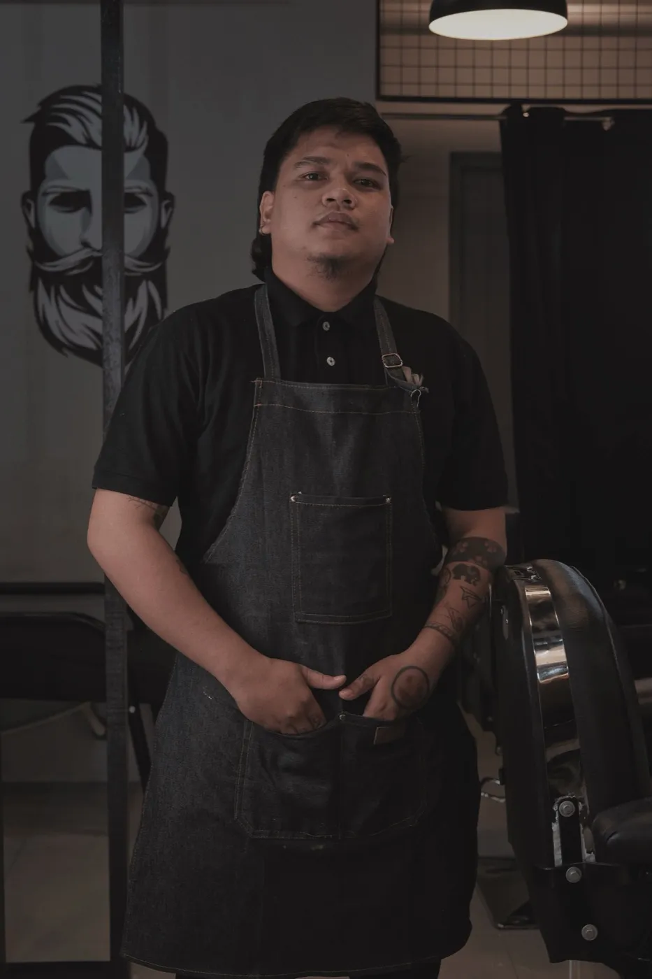 Pro barbers, full chairs